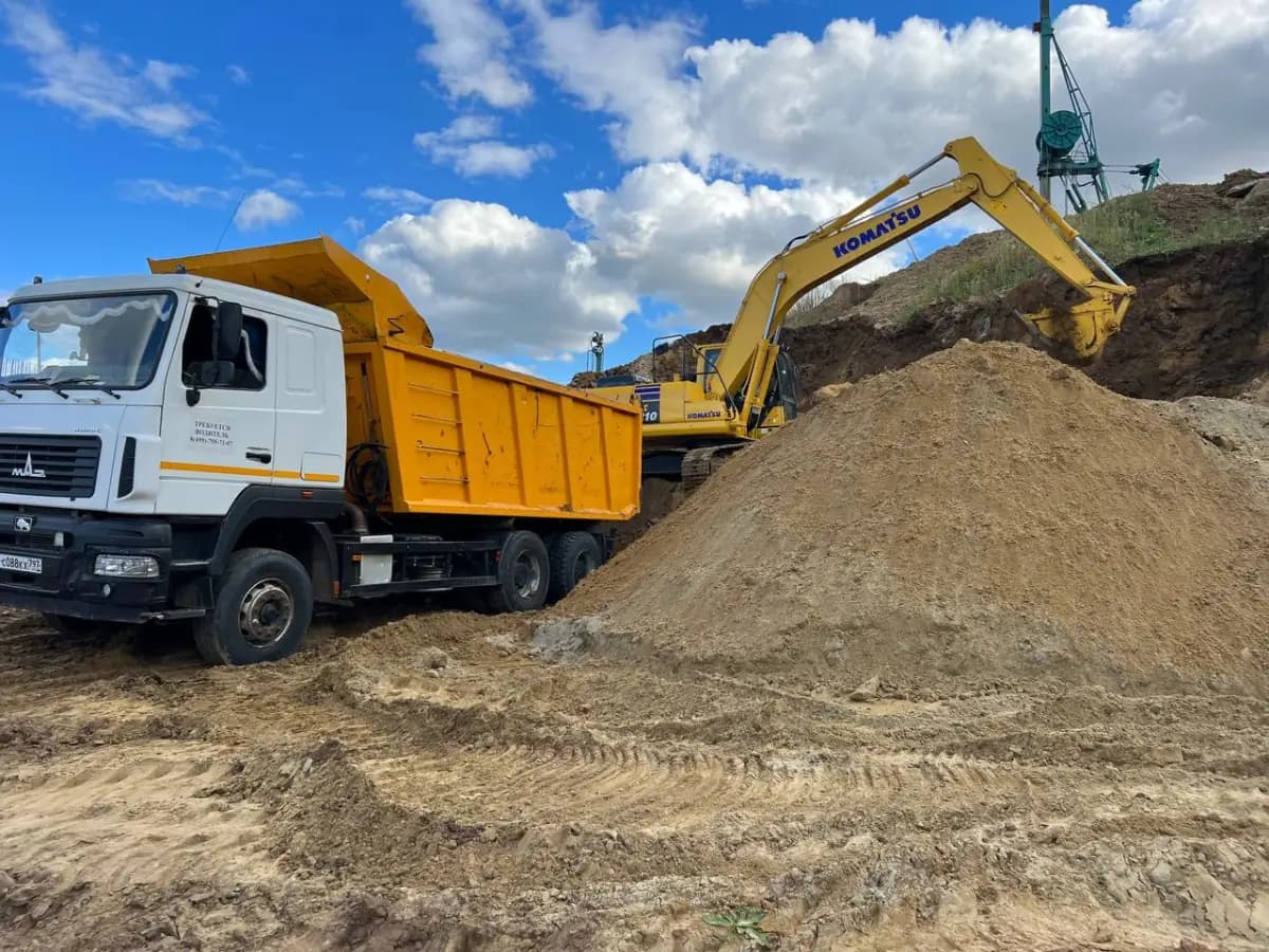 Аренда экскаватора-погрузчика — услуга — Москва и МО — Спецустройство